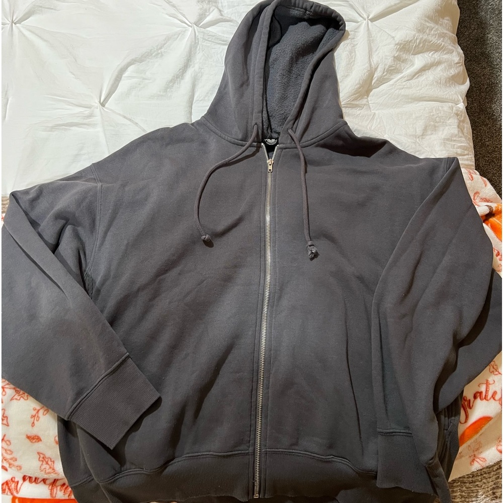 dark grey pacsun zip up